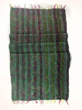 Lade das Bild in den Galerie-Viewer, Sarischal mit Kantha-Stickerei