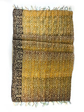 Lade das Bild in den Galerie-Viewer, Sarischal mit Kantha-Stickerei