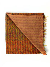 Lade das Bild in den Galerie-Viewer, Sarischal mit Kantha-Stickerei