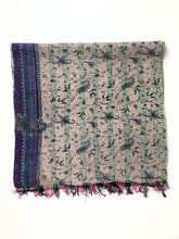 Lade das Bild in den Galerie-Viewer, Sarischal mit Kantha-Stickerei