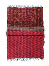 Lade das Bild in den Galerie-Viewer, Sarischal mit Kantha-Stickerei