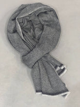 Lade das Bild in den Galerie-Viewer, Cashmereschal
