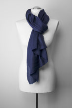 Lade das Bild in den Galerie-Viewer, Pashmina, 100% Kaschmirwolle, Nachtblau
