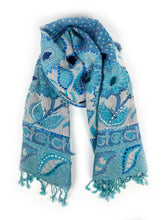 Lade das Bild in den Galerie-Viewer, Bestickter Wollschal mit floralen Ornamenten
