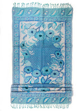 Lade das Bild in den Galerie-Viewer, Bestickter Wollschal mit floralen Ornamenten

