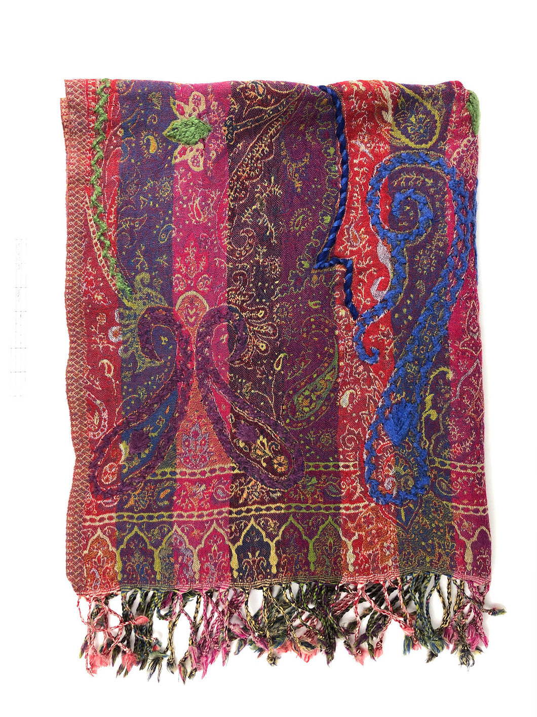 Farbenfroh bestickter Wollschal