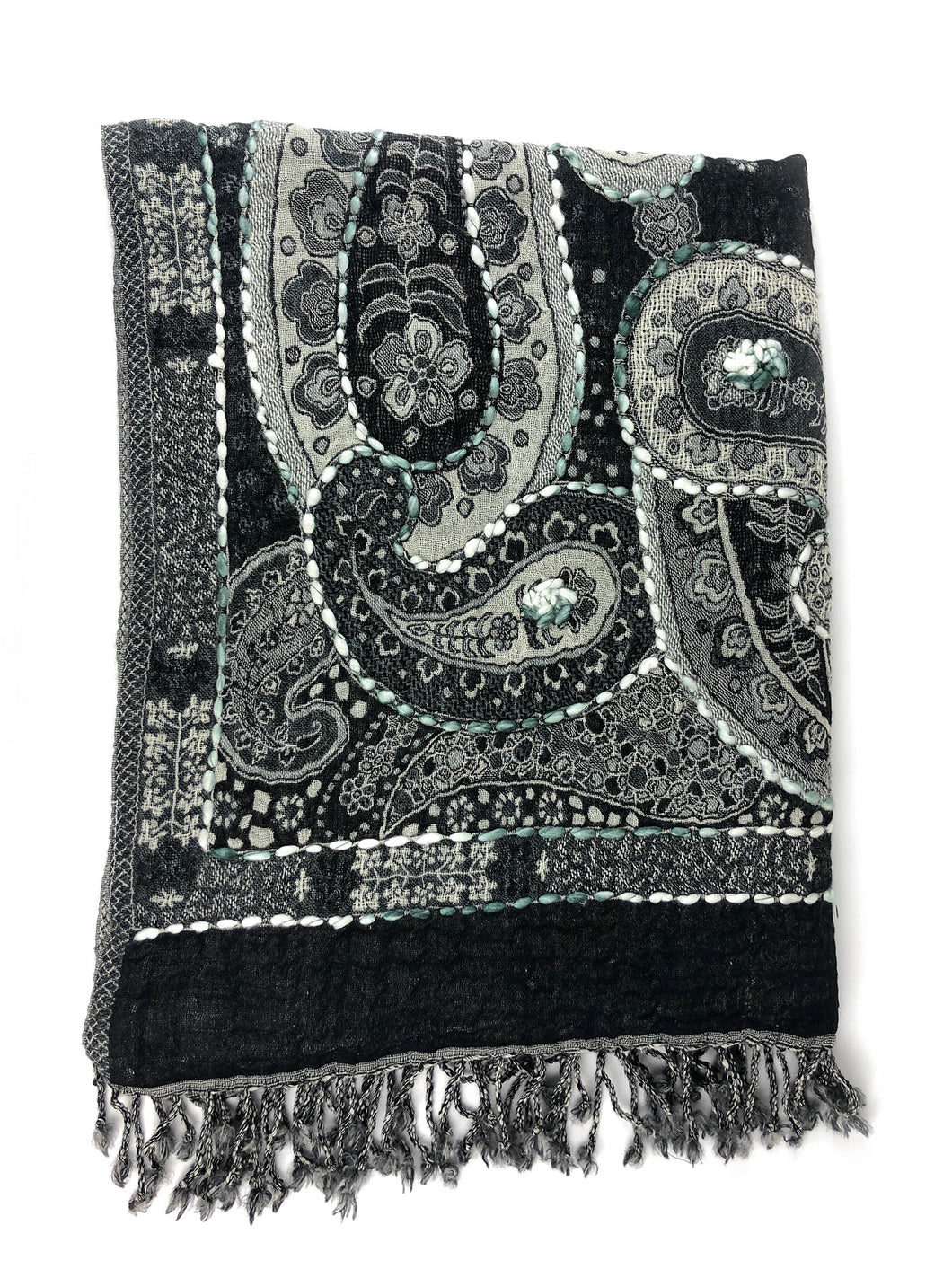 Bestickter Wollschal mit Paisley-Stickerei