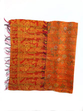 Lade das Bild in den Galerie-Viewer, Sarischal mit Kantha-Stickerei
