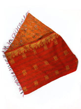 Lade das Bild in den Galerie-Viewer, Sarischal mit Kantha-Stickerei
