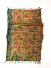 Lade das Bild in den Galerie-Viewer, Sarischal mit Kantha-Stickerei
