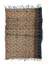 Lade das Bild in den Galerie-Viewer, Sarischal mit Kantha-Stickerei
