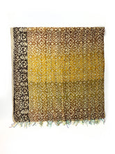 Lade das Bild in den Galerie-Viewer, Sarischal mit Kantha-Stickerei
