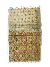 Lade das Bild in den Galerie-Viewer, Sarischal mit Kantha-Stickerei
