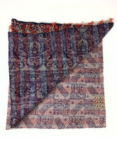 Lade das Bild in den Galerie-Viewer, Sarischal mit Kantha-Stickerei
