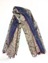 Lade das Bild in den Galerie-Viewer, Sarischal mit Kantha-Stickerei
