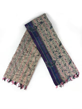 Lade das Bild in den Galerie-Viewer, Sarischal mit Kantha-Stickerei
