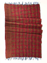 Lade das Bild in den Galerie-Viewer, Sarischal mit Kantha-Stickerei
