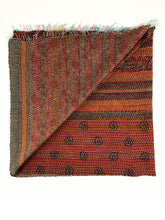 Lade das Bild in den Galerie-Viewer, Sarischal mit Kantha-Stickerei
