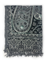 Lade das Bild in den Galerie-Viewer, Bestickter Wollschal

